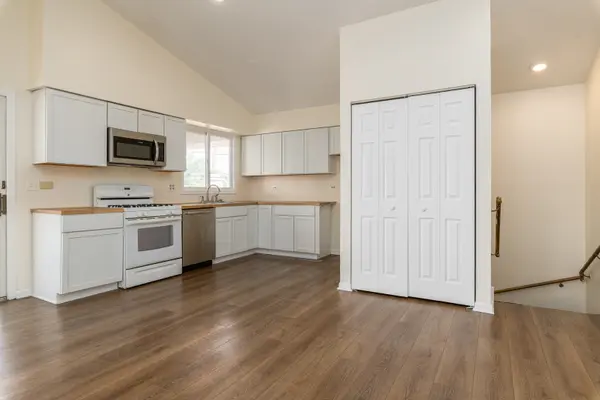2100 Western AVE, Waukegan, IL 60087