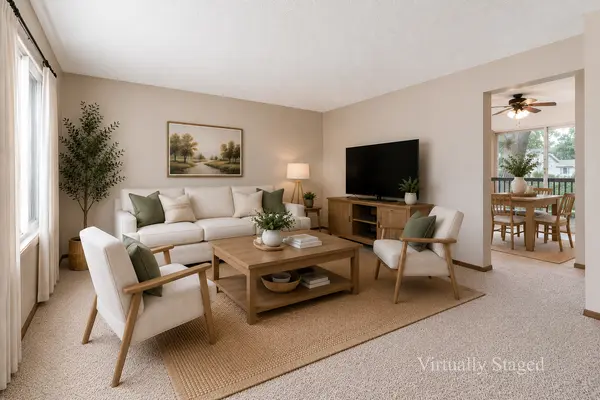 1528 N Hershey RD, Bloomington, IL 61704