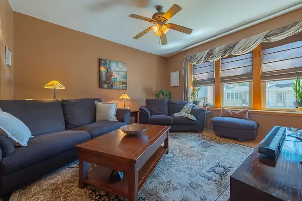 2910 S Quinn ST, Chicago, IL 60608