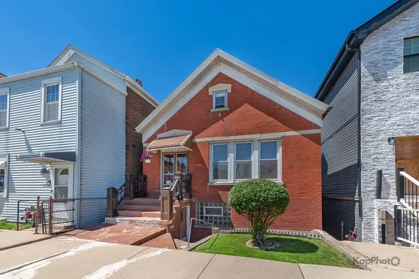 2910 S Quinn ST, Chicago, IL 60608
