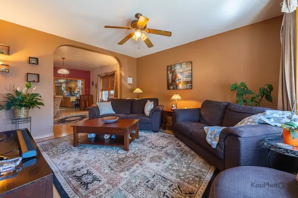 2910 S Quinn ST, Chicago, IL 60608