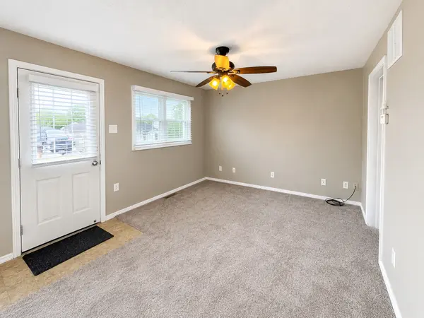 202 W Cedar ST, Leroy, IL 61752