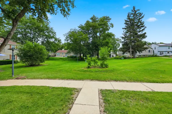 712 SHAW CT #0, Schaumburg, IL 60194