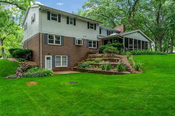 5329 Dallas CT, Rockford, IL 61109