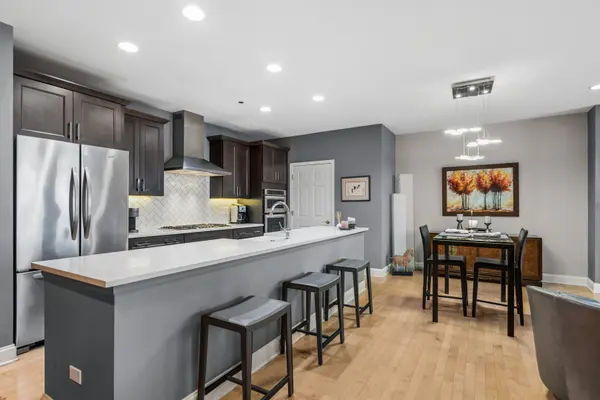 33 W HURON ST #606, Chicago, IL 60654