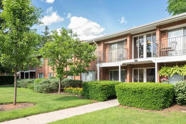 1150 OSTERMAN AVE #C, Deerfield, IL 60015