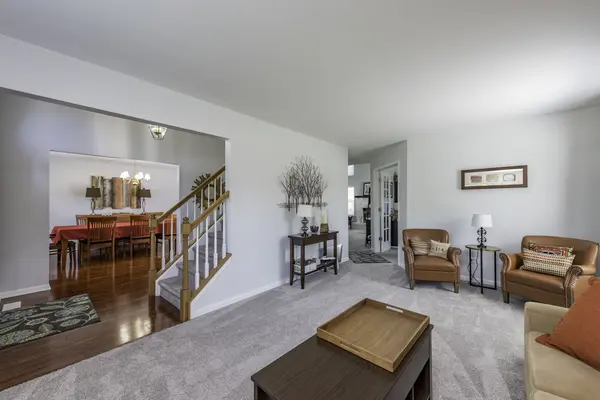 2901 Harrisburg CT, Lindenhurst, IL 60046