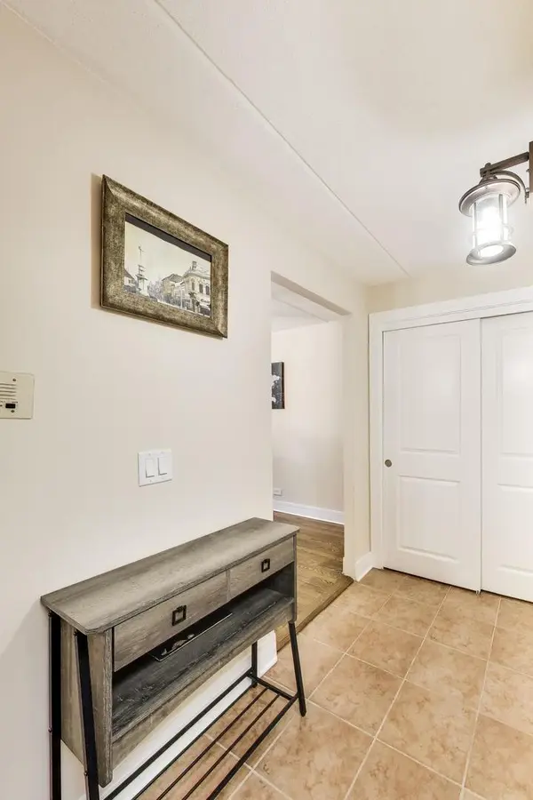 6300 W Montrose AVE #305, Chicago, IL 60634