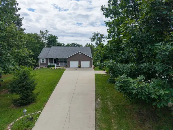 10829 Clubview CT, Benton, IL 62812