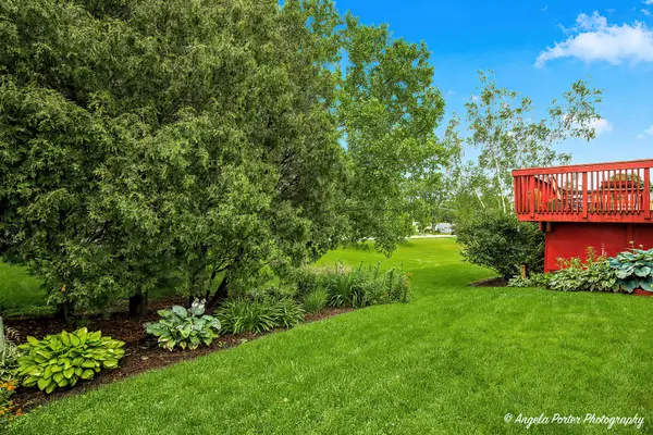 1642 Wheeler ST, Woodstock, IL 60098