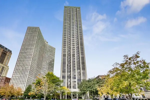2650 N Lakeview AVE #910, Chicago, IL 60614