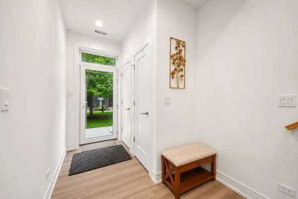 525 N Bishop ST #3, Chicago, IL 60642
