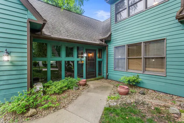 2104 Doubletree LN, Champaign, IL 61822