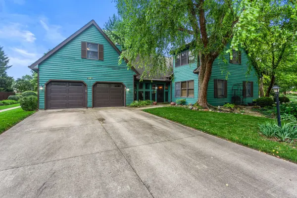 2104 Doubletree LN, Champaign, IL 61822