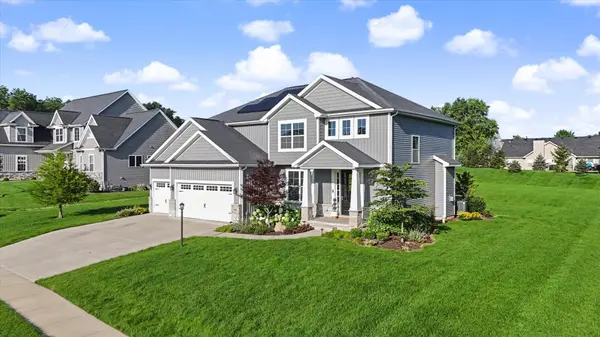 1401 Briarwood LN, Mahomet, IL 61853