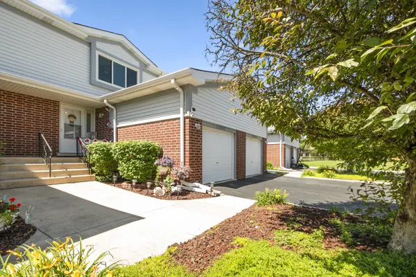 15946 Ashford CT, Tinley Park, IL 60477