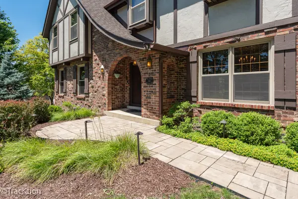 22W166 Mccarron RD, Glen Ellyn, IL 60137