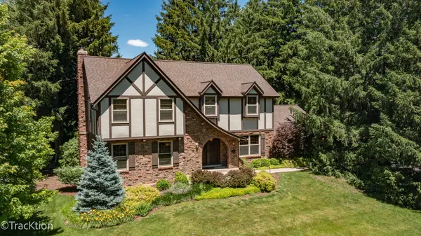 22W166 Mccarron RD, Glen Ellyn, IL 60137