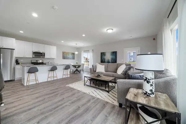 1207 Gillespie LN, Yorkville, IL 60560