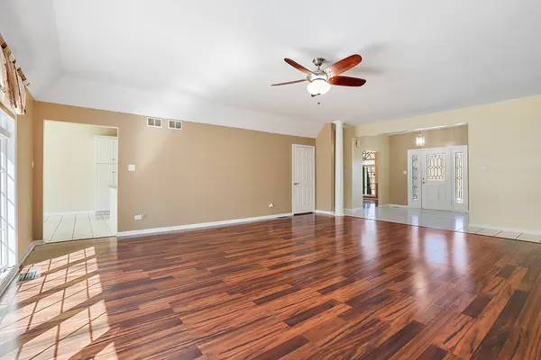2200 E Gaisor CT, Crete, IL 60417