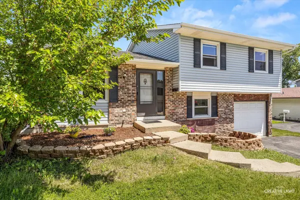 32 W Schubert AVE, Glendale Heights, IL 60139