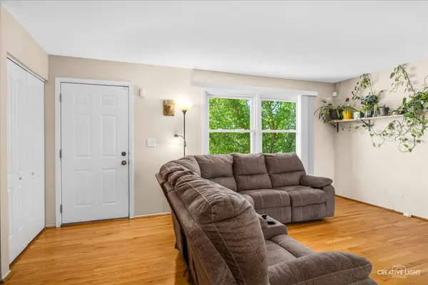 32 W Schubert AVE, Glendale Heights, IL 60139