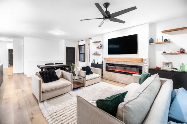 1425 W Fillmore ST #1, Chicago, IL 60607