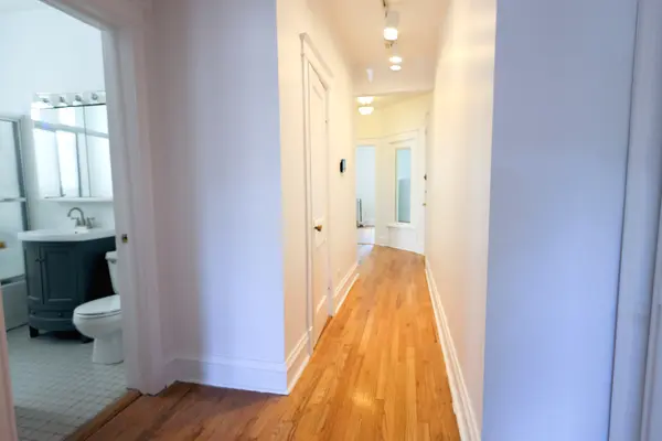 1057 W Berwyn AVE #1, Chicago, IL 60640