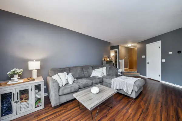 1348 Mc Dowell RD #204, Naperville, IL 60563