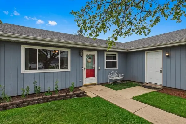 4595 Zeppelin DR, Hanover Park, IL 60133