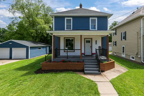 1720 28th AVE, Moline, IL 61265