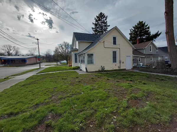 523 S McAlister AVE, Waukegan, IL 60085