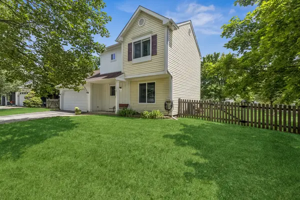 2352 Blue Spruce LN, Aurora, IL 60502