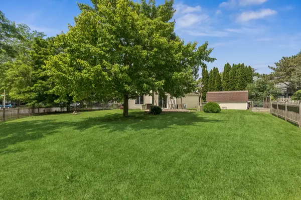 2352 Blue Spruce LN, Aurora, IL 60502