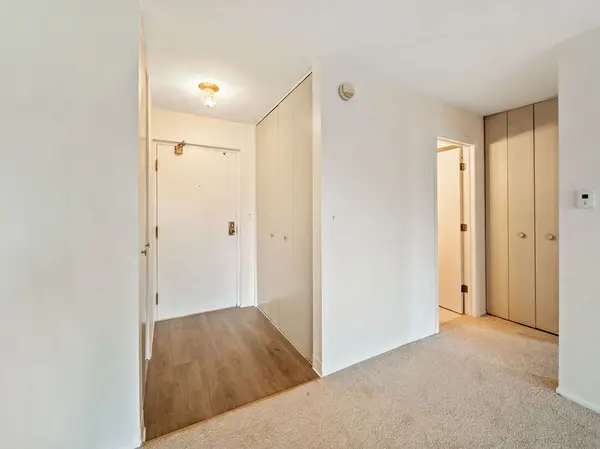 4 Mason ST #106, Bensenville, IL 60106