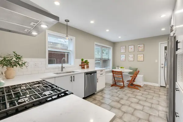 5754 N Christiana AVE, Chicago, IL 60659