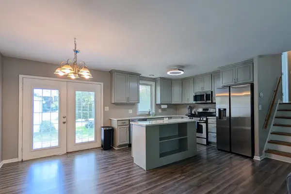 5S334 STEWART DR, Naperville, IL 60563