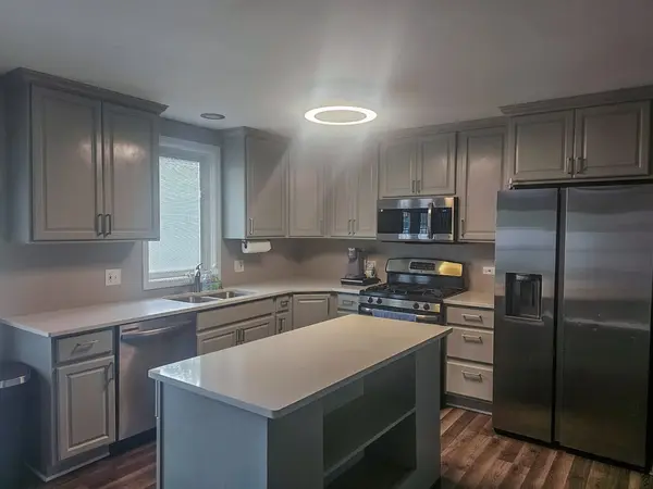 5S334 STEWART DR, Naperville, IL 60563