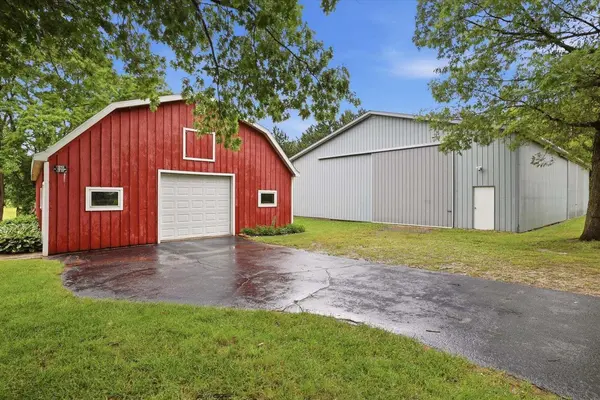 7288 S & D RD, Delavan, WI 53115