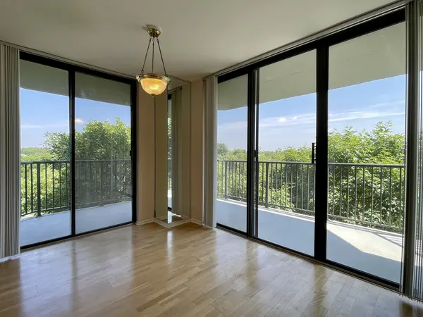 511 AURORA AVE #510, Naperville, IL 60540