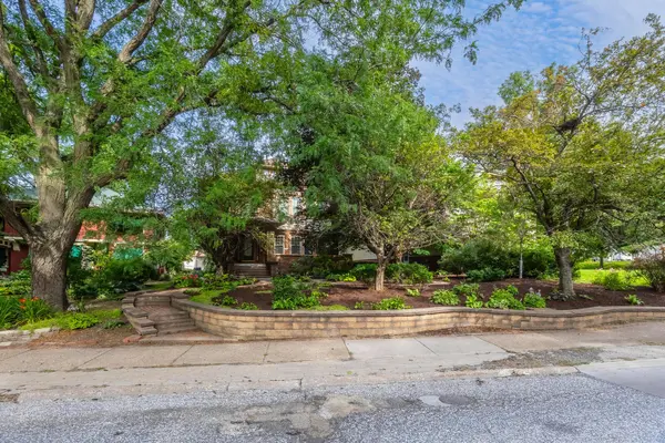 2411 Brady ST, Davenport, IA 50803