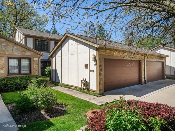 1150 Oakview DR, Wheaton, IL 60187