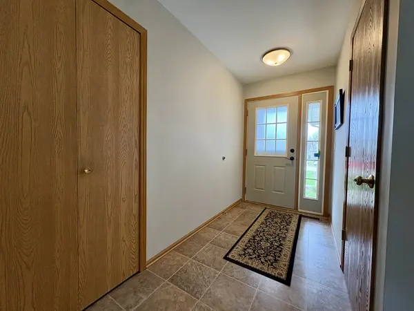 3150 Montrose DR, Lake In The Hills, IL 60156