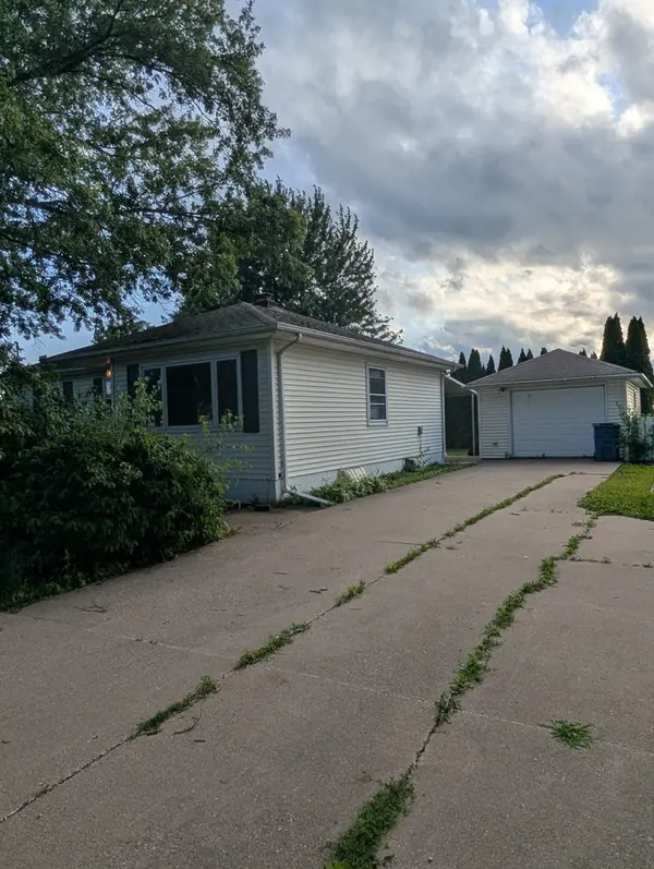 105 N 4th AVE, Sherrard, IL 61281
