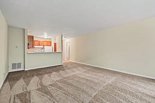 1833 FOUR LAKES AVE #2D, Lisle, IL 60532