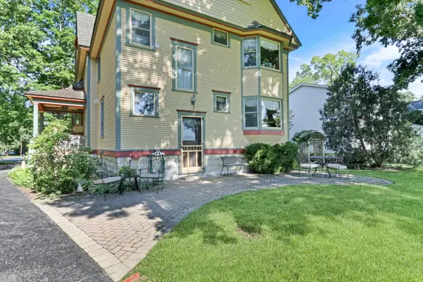 112 S Lake ST, Grayslake, IL 60030