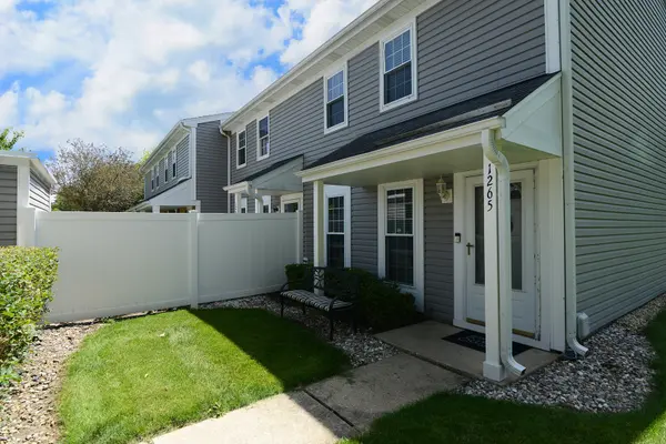 1265 Downing ST, Roselle, IL 60172
