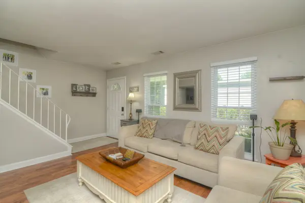 1265 Downing ST, Roselle, IL 60172