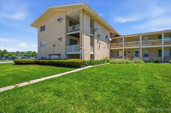 14501 Keystone AVE #9, Midlothian, IL 60445