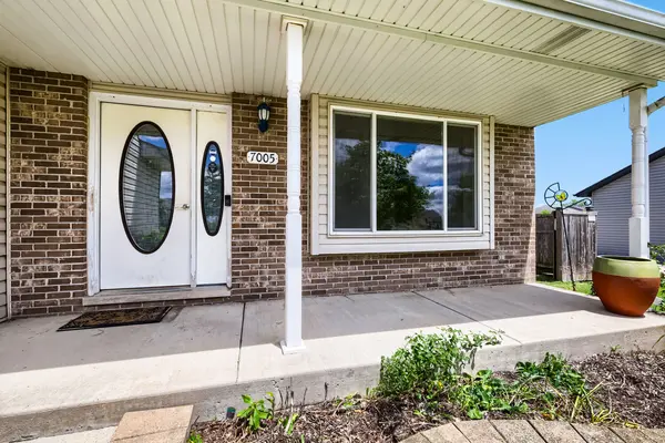 7005 Cornwall DR, Joliet, IL 60431